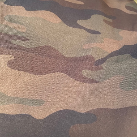 Women's Active High Rise Camouflage Leggings - Picture 3 of 5